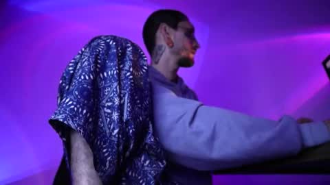 More content   2   online show from 11.30.25