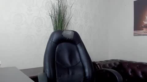 HayesWood online show from 11.27.25