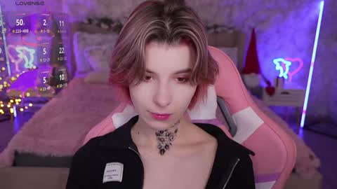 Snapshot of haylaamber chatting on 12.17.24 haylaamber online show from 12.17.24