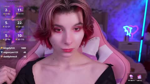 Snapshot of haylaamber chatting on 12.23.24 haylaamber online show from 12.23.24