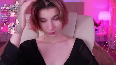 Snapshot of haylaamber chatting on 01.22.25 haylaamber online show from 01.22.25