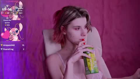 Snapshot of haylaamber chatting on 02.02.25 haylaamber online show from 02.02.25