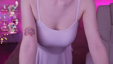 Snapshot of haylaamber chatting on 02.04.25 haylaamber online show from 02.04.25