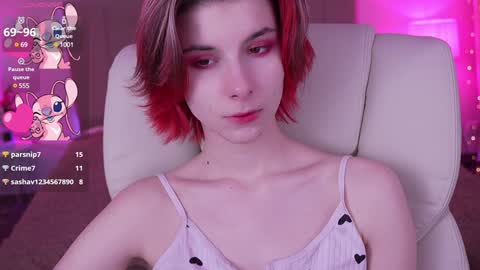 Snapshot of haylaamber chatting on 02.05.25 haylaamber online show from 02.05.25