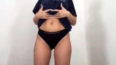 Snapshot of hayle_emmie chatting on 12.05.25 Hayle online show from 12.05.25