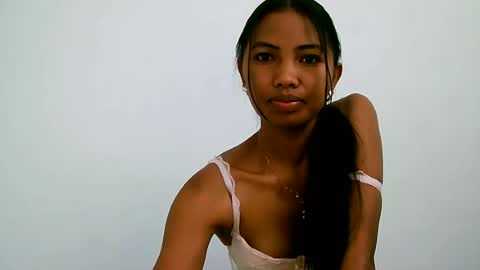 Snapshot of hayleegirl chatting on 06.19.26 hayleegirl online show from 06.19.26