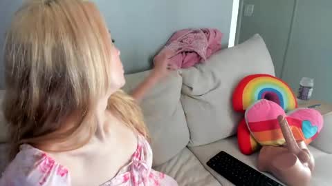 Hayley online show from 04.04.26