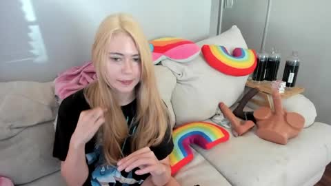 Snapshot of hayleyreign chatting on 04.18.26 Hayley online show from 04.18.26