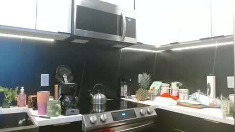 Hazel online show from 02.06.26