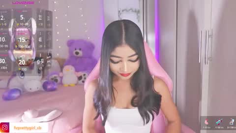 Snapshot of hazelbabee_ chatting on 10.29.25 Lynn online show from 10.29.25