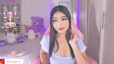 Snapshot of hazelbabee_ chatting on 12.03.25 Lynn online show from 12.03.25