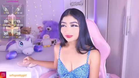 Snapshot of hazelbabee_ chatting on 06.21.26 Lynn online show from 06.21.26