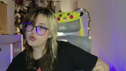 Snapshot of hazelbrownn23 chatting on 04.27.26 Hazel Brown online show from 04.27.26
