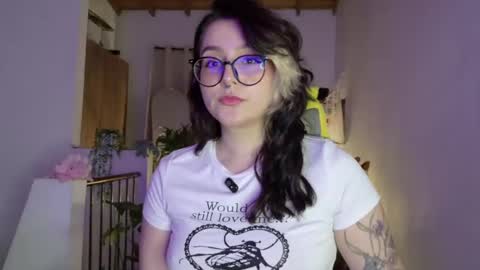 Snapshot of hazelbrownn23 chatting on 06.26.26 Hazel Brown online show from 06.26.26