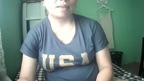 Snapshot of hazeldhane chatting on 11.20.25 hazeldhane online show from 11.20.25