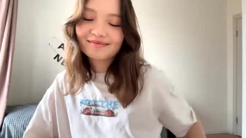 Snapshot of hazelhartshorn chatting on 04.26.26 Kira online show from 04.26.26