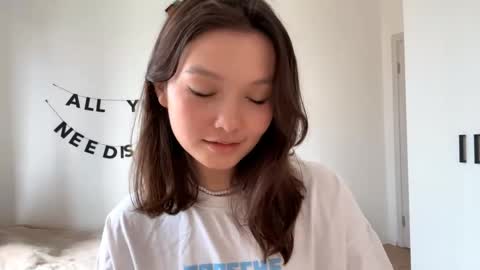 Snapshot of hazelhartshorn chatting on 05.13.26 Kira online show from 05.13.26