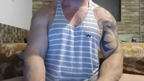 Snapshot of healedcarioca chatting on 10.08.25 Brazilian bigdick online show from 10.08.25