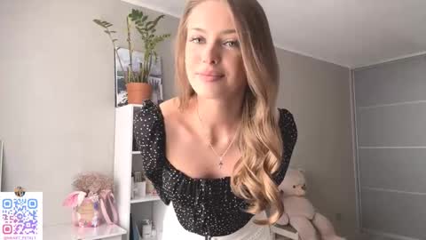 Mona online show from 10.09.25