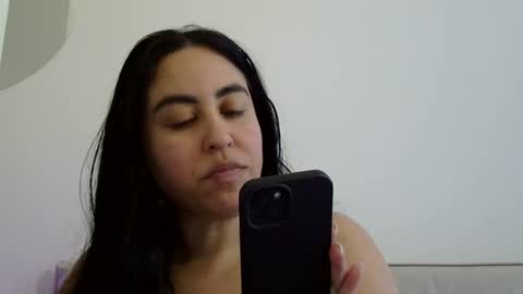 Snapshot of heatwavee chatting on 12.02.24 heatwavee online show from 12.02.24