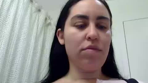 Snapshot of heatwavee chatting on 01.04.25 heatwavee online show from 01.04.25