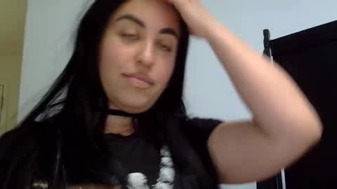 Snapshot of heatwavee chatting on 02.17.25 heatwavee online show from 02.17.25