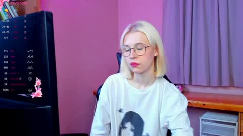 Snapshot of heaven_blonde chatting on 12.22.24 Our names are Anette and Alice online show from 12.22.24