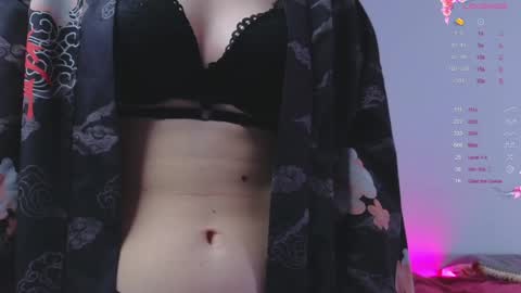 Snapshot of heaven_blonde chatting on 12.23.24 Our names are Anette and Alice online show from 12.23.24