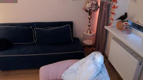 Snapshot of heaven_chloe chatting on 11.07.25 Heaven girl online show from 11.07.25