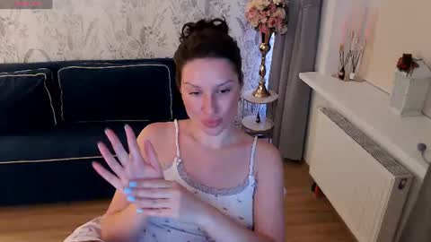 Snapshot of heaven_chloe chatting on 08.07.26 Heaven girl online show from 08.07.26