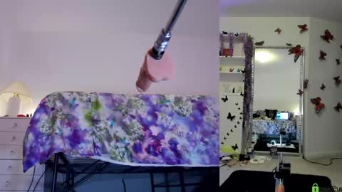 Helen online show from 12.20.25