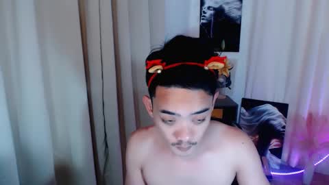 Snapshot of heavenlyhugecockx chatting on 12.22.25 heavenlyhugecockx online show from 12.22.25