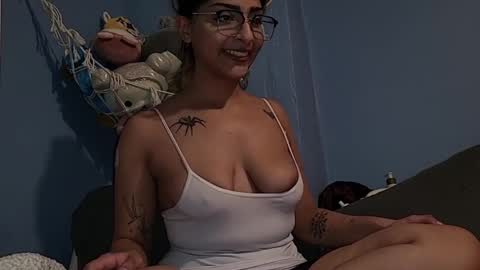 Snapshot of heavensbunny chatting on 12.16.24 heaven the muslim slut online show from 12.16.24
