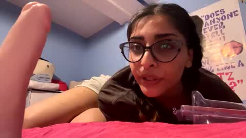Snapshot of heavensbunny chatting on 12.25.24 heaven the muslim slut online show from 12.25.24