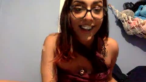 Snapshot of heavensbunny chatting on 02.20.25 heaven the muslim slut online show from 02.20.25