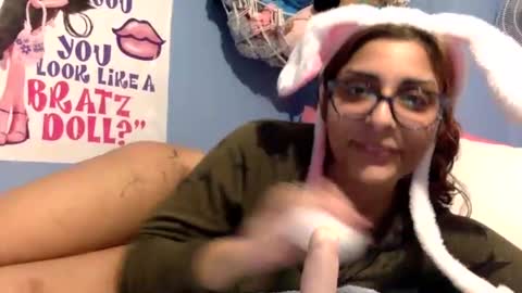 Snapshot of heavensbunny chatting on 03.10.25 heaven the muslim slut online show from 03.10.25