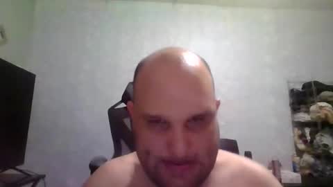 Snapshot of heavy_rebellxc chatting on 12.08.24 Heavy Rebell online show from 12.08.24