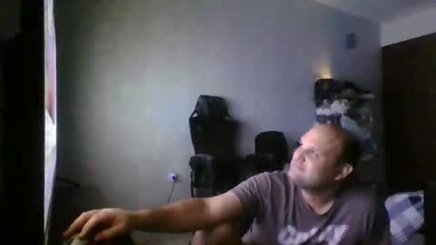 Snapshot of heavy_rebellxc chatting on 02.14.25 Heavy Rebell online show from 02.14.25