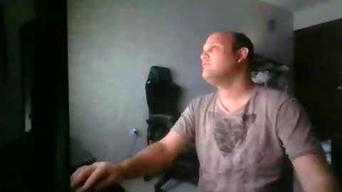 Snapshot of heavy_rebellxc chatting on 02.24.25 Heavy Rebell online show from 02.24.25