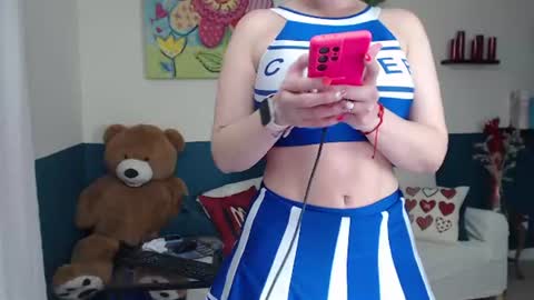 Snapshot of hebelongs2her chatting on 06.15.26 hebelongs2her online show from 06.15.26