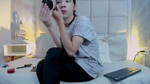 Keira Hecate online show from 10.24.25