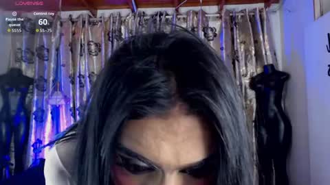 Snapshot of hecate_doll chatting on 06.21.26 hecate_doll online show from 06.21.26