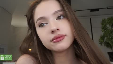 Snapshot of hecola chatting on 01.22.25 Nika next stream 200pm GMT online show from 01.22.25