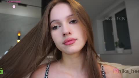Snapshot of hecola chatting on 10.17.25 Nika next stream 200pm GMT online show from 10.17.25