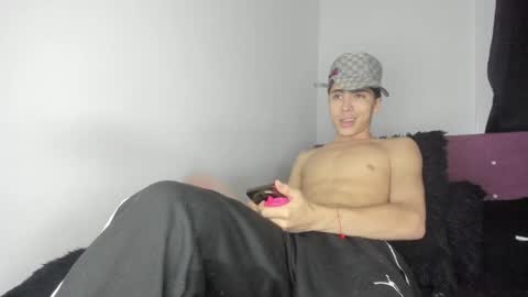 Snapshot of heellboy_ chatting on 05.14.26 heellboy_ online show from 05.14.26