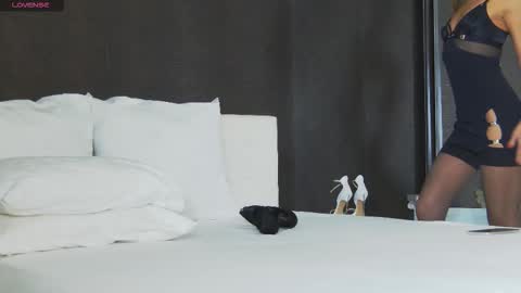 Helen online show from 10.22.25