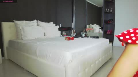 Helen online show from 11.09.25