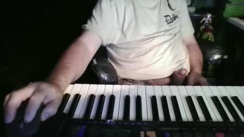 Snapshot of heguy46 chatting on 05.27.26 heguy46 online show from 05.27.26