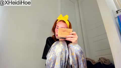 Snapshot of heidiandfriends chatting on 06.25.26 Manyvids online show from 06.25.26