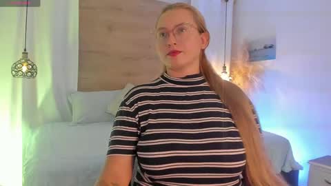 Snapshot of heidishayk chatting on 03.24.26 ANTARA REY online show from 03.24.26